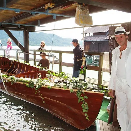 阿尔弗雷德奇迹旅馆 招待所 3*